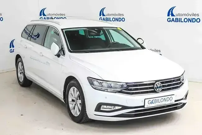 Używany VW Passat Business 150 KM (110 kW) 2021 Biały Kombi