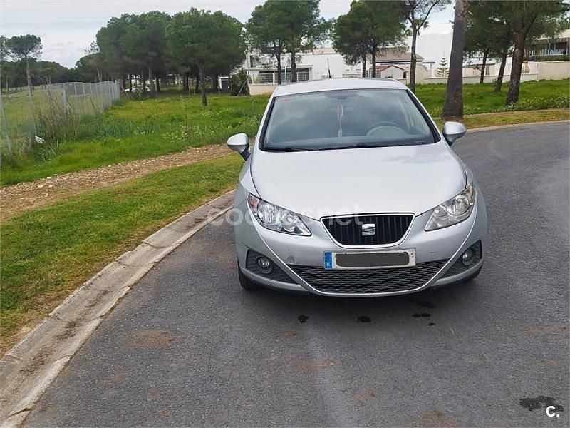 Usado Seat Ibiza Copa 90 HP (66 kW) 2012 Cinzento Sedan
