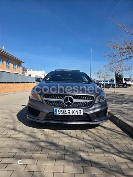 Usado Mercedes CLA220 Shooting Brake AMG line 177 CV (130 kW) 2015 Gris / plata Familiar