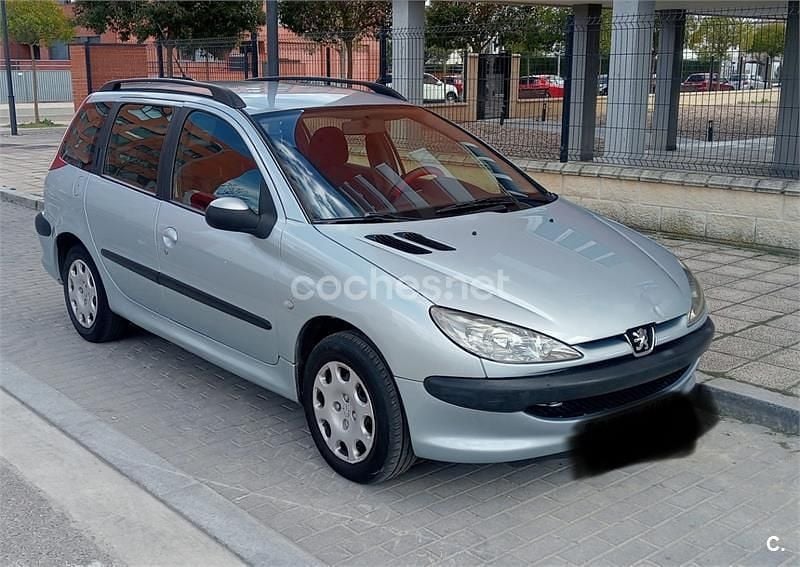 Usado Peugeot 206 Quiksilver 90 CV (66 kW) 2004 Gris / plata Familiar