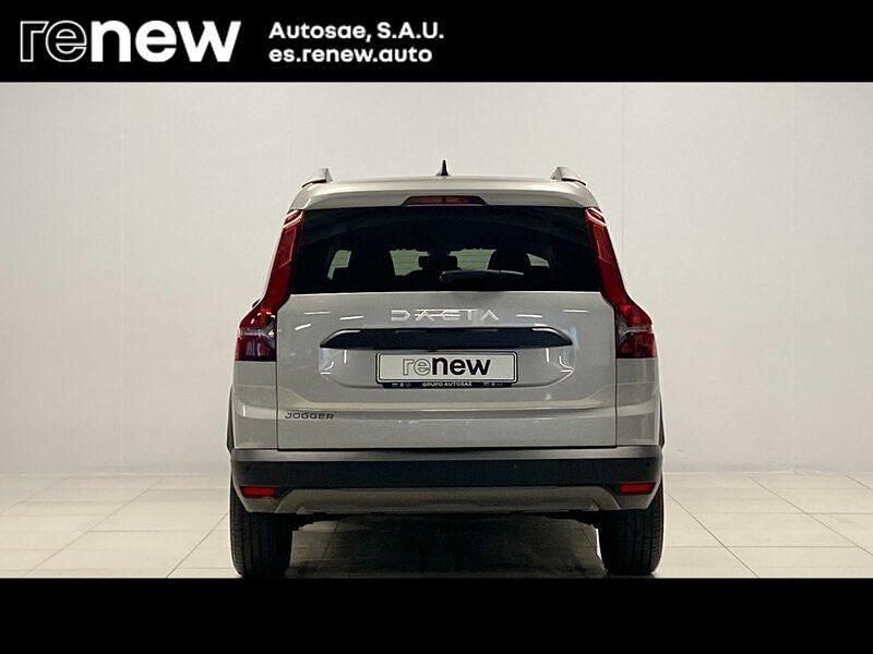 Usado Dacia Jogger Extreme 101 CV (74 kW) 2023 Gris Monovolumen