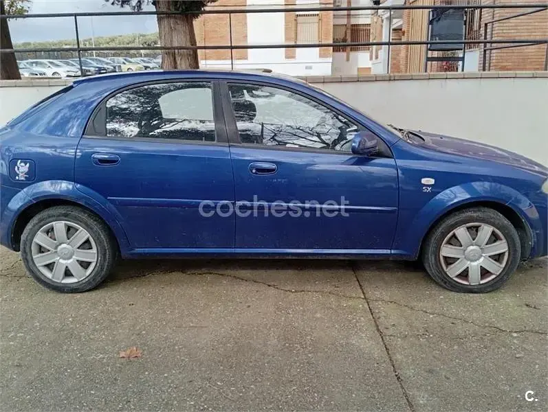 Usado Chevrolet Lacetti SX 109 HP (80 kW) 2004 Azul Sedan