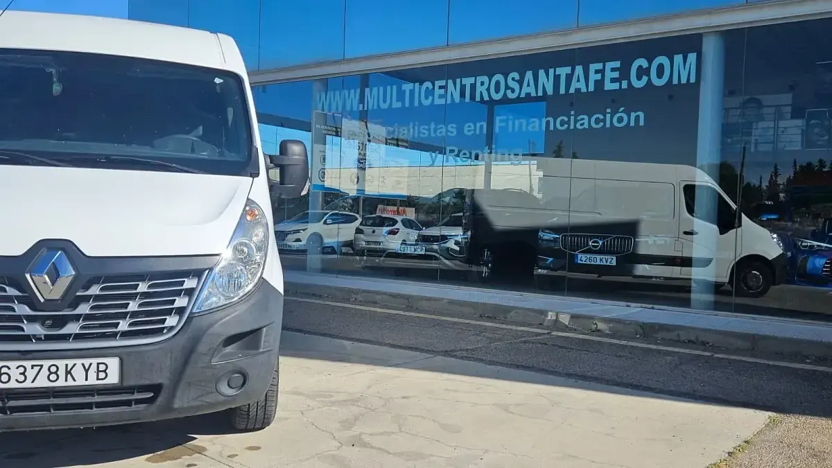 Usado Renault Master 130 CV (95 kW) 2019 Blanco Berlina