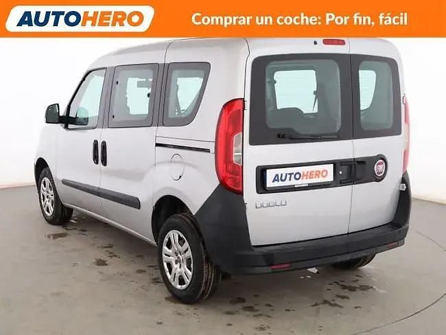 Usado Fiat Doblò Pop 90 HP (66 kW) 2015 Cinzento Monovolume