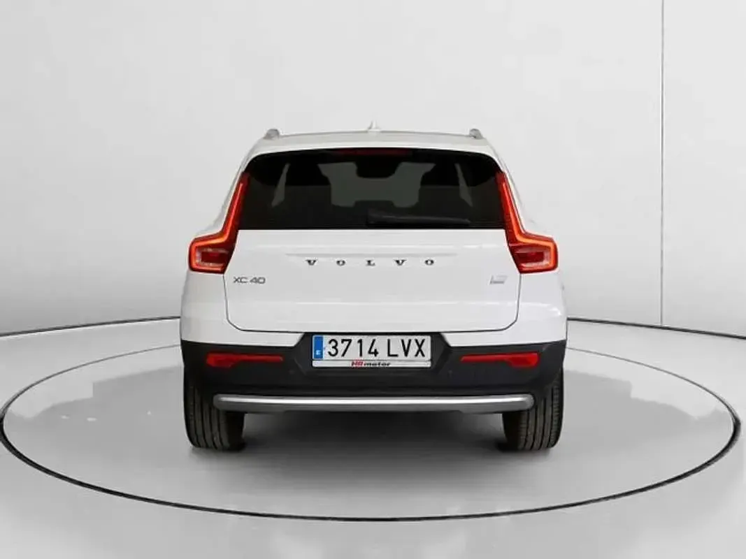 Usado Volvo XC40 Core 211 CV (155 kW) 2022 Blanco SUV