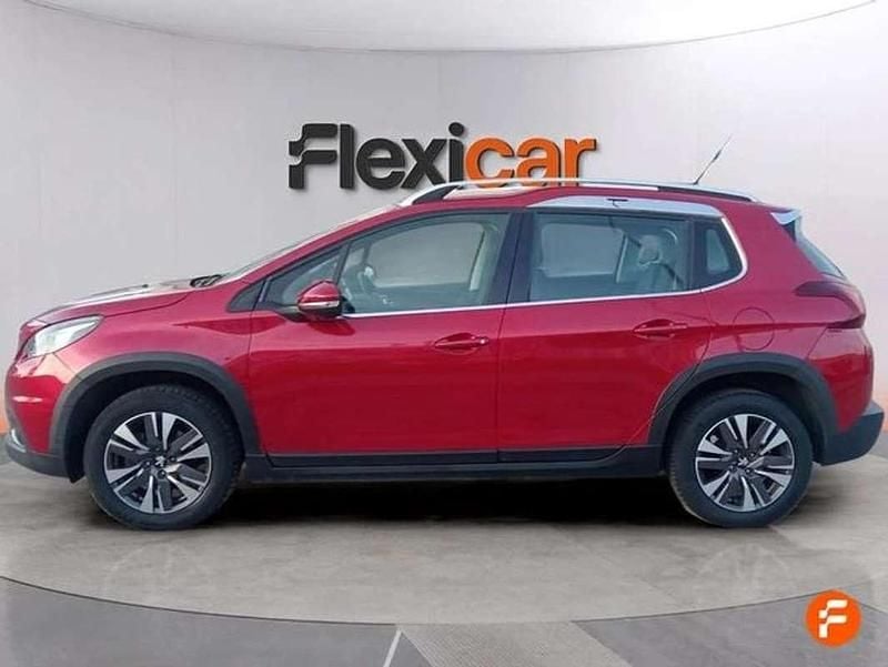 Usado Peugeot 2008 Allure 110 CV (80 kW) 2016 Rojo SUV