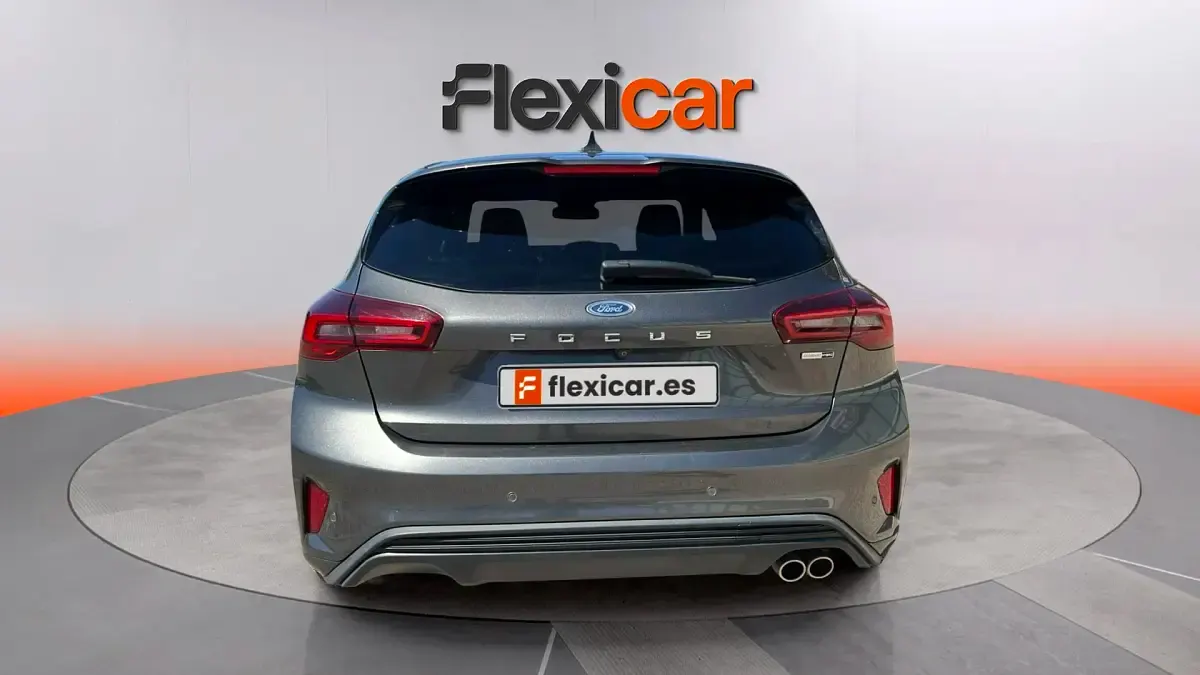 Usado Ford Focus ST-Line 125 CV (91 kW) 2022 Gris Berlina