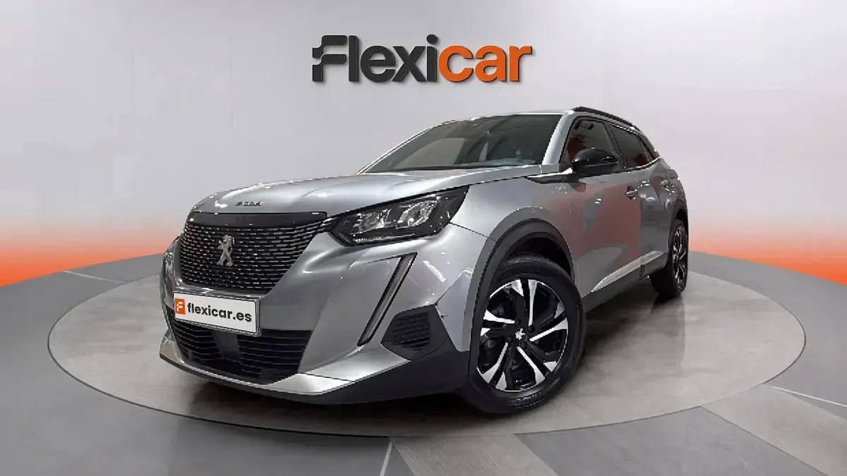 Usado Peugeot 2008 Allure 131 CV (96 kW) 2023 Gris SUV