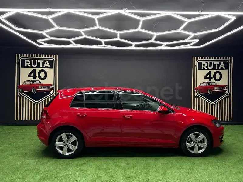 Usado VW Golf VII Advance 125 CV (91 kW) 2016 Rojo Berlina