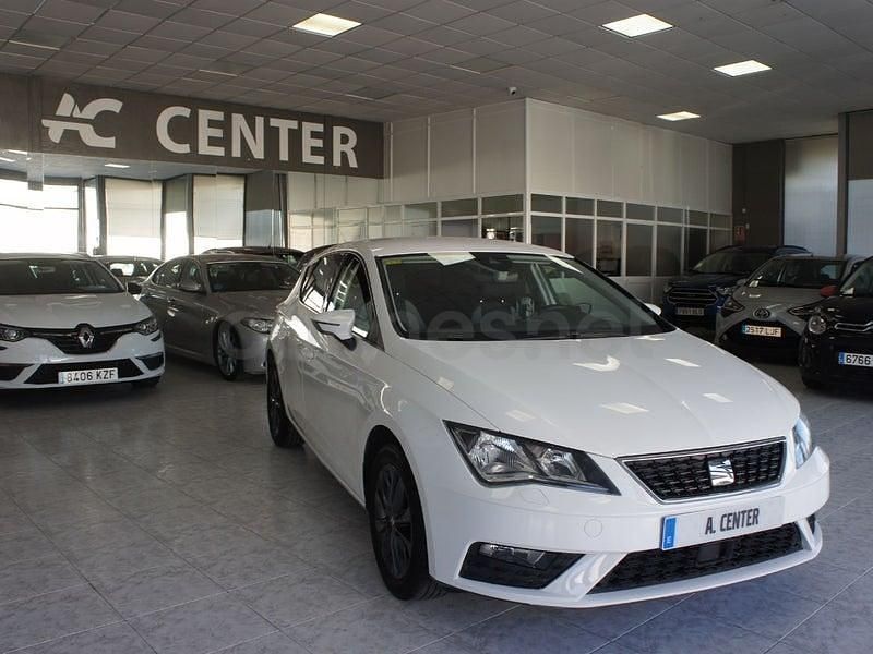 Usado Seat Leon Style 115 CV (84 kW) 2018 Blanco Berlina