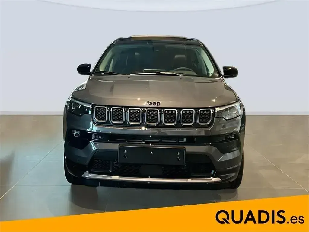 Usado Jeep Compass Summit 131 CV (96 kW) 2024 Gris SUV