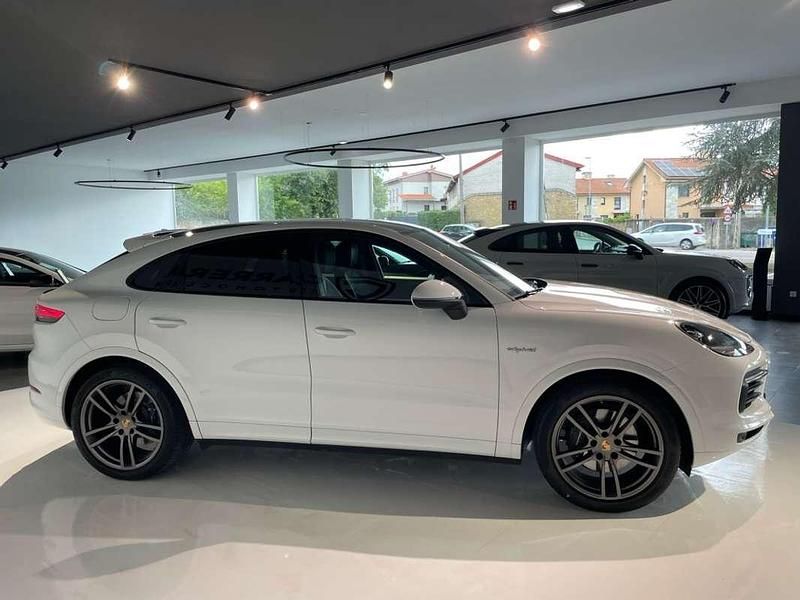 Usado Porsche Cayenne 462 CV (339 kW) 2023 Blanco SUV