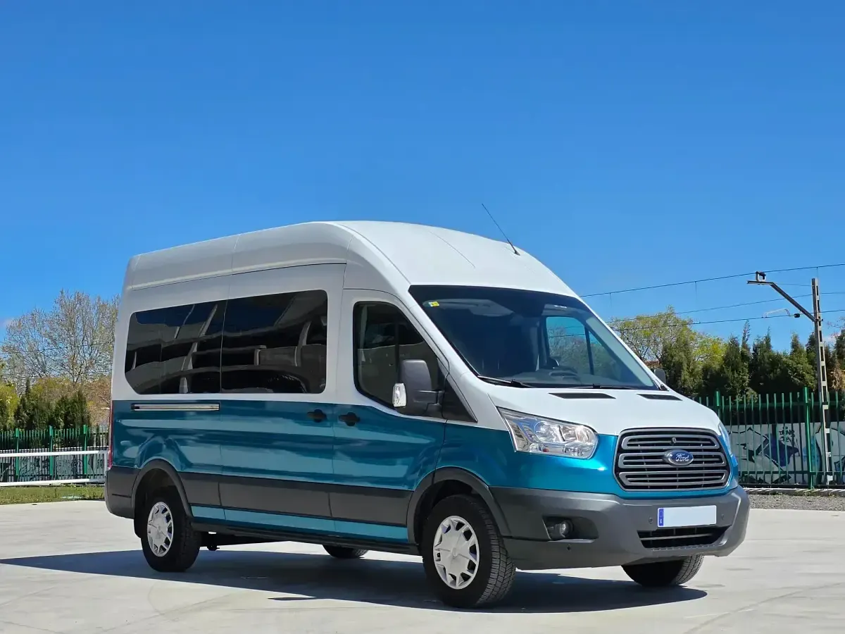 Usado Ford Transit Trend 131 CV (96 kW) 2018 Azul Berlina
