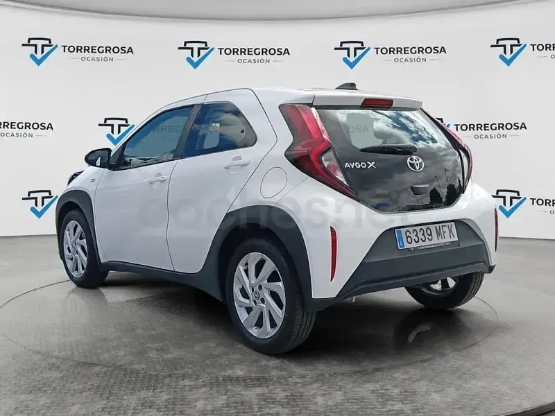 Usado Toyota Aygo X Play 72 CV (52 kW) 2023 Blanco SUV