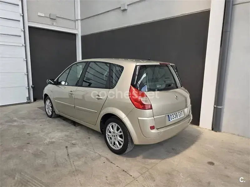 Usado Renault Scenic E-Tech 105 CV (77 kW) 2008 Beige Monovolumen