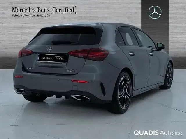 Usado Mercedes A250 224 CV (164 kW) 2023 Gris montaña