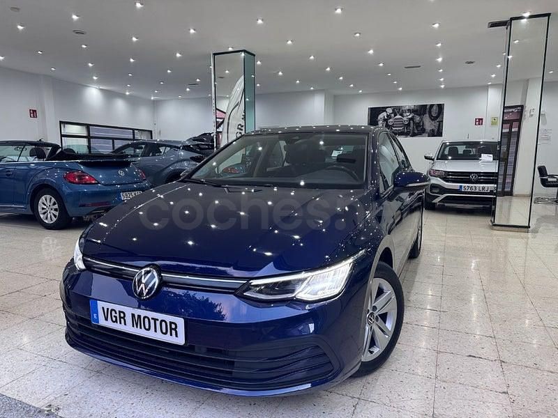 Usado VW Golf VIII 110 CV (80 kW) 2021 Azul Berlina