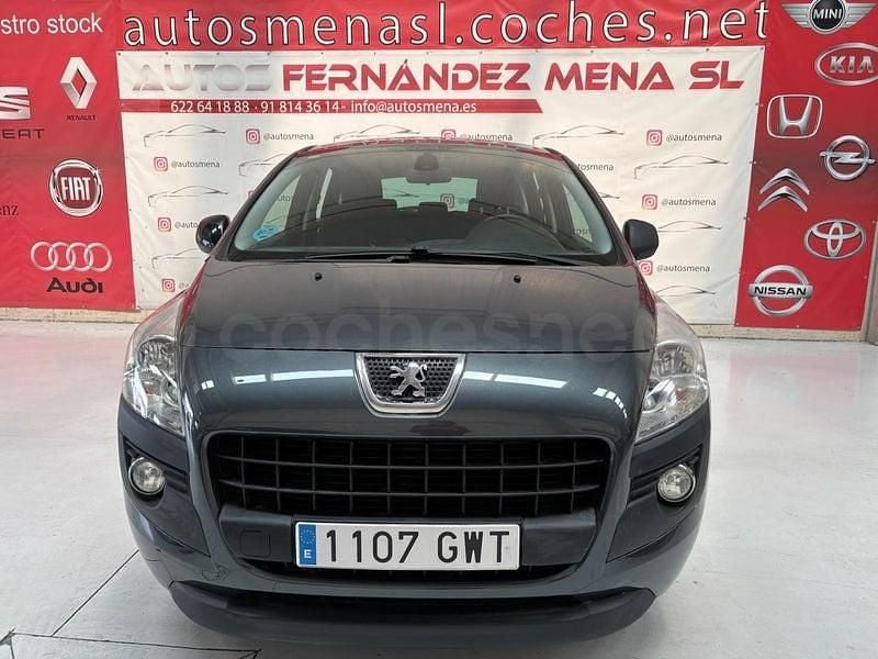 Usado Peugeot 3008 Premium 120 CV (88 kW) 2010 Gris / plata Familiar