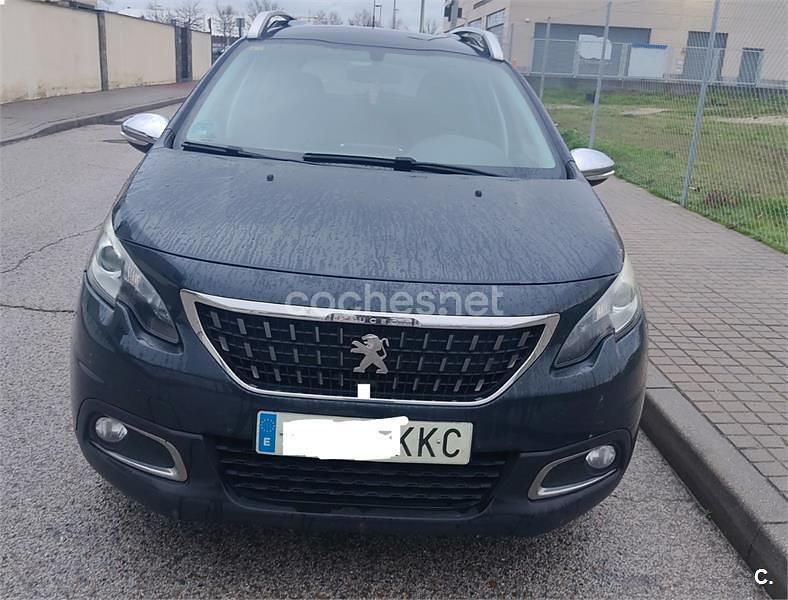 Usado Peugeot 2008 Style 100 CV (73 kW) 2018 Negro SUV