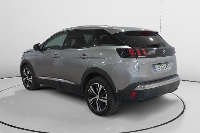 Usado Peugeot 3008 Allure 132 CV (97 kW) 2020 Gris SUV