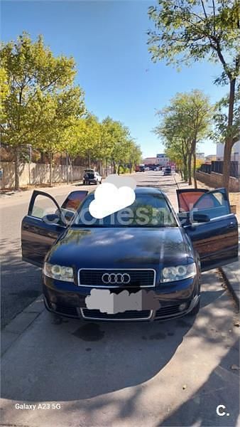 Usado Audi A4 115 CV (84 kW) 2001 Azul Berlina