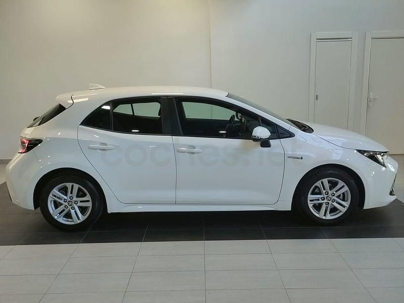Usado Toyota Corolla Business Edition 122 CV (89 kW) 2021 Blanco Berlina