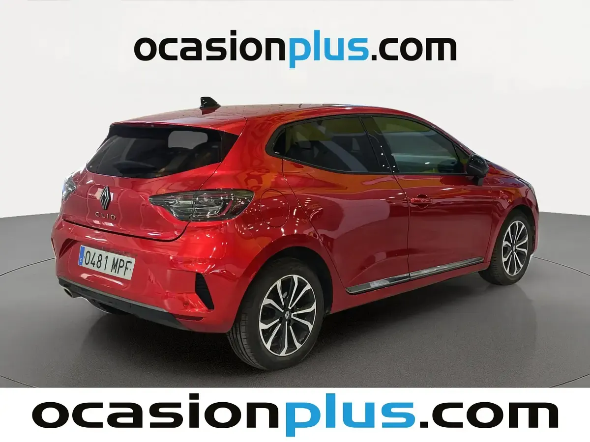 Usado Renault Clio Techno 91 CV (66 kW) 2024 Rojo Utilitario