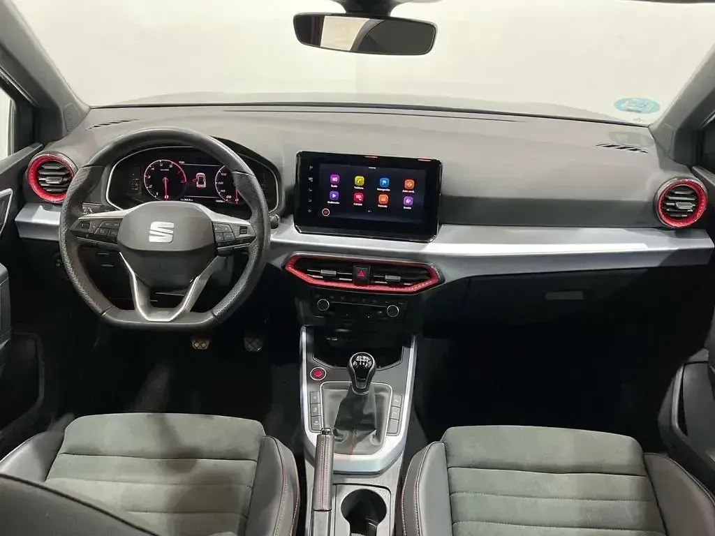 Usado Seat Arona FR 116 CV (85 kW) 2024 Gris SUV
