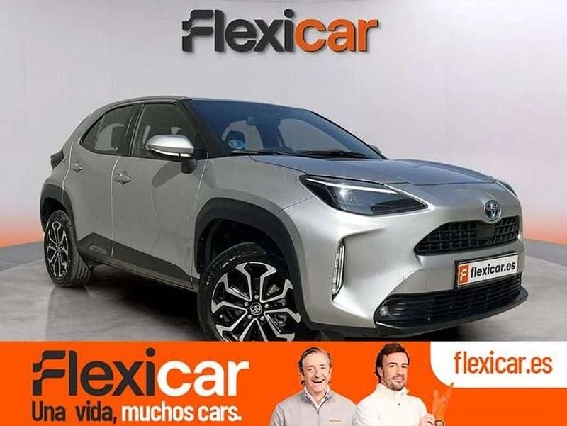 Gris Usado 2024 Toyota Yaris Cross Active SUV | 24.090 € (Precio justo) - Imagen 1/4