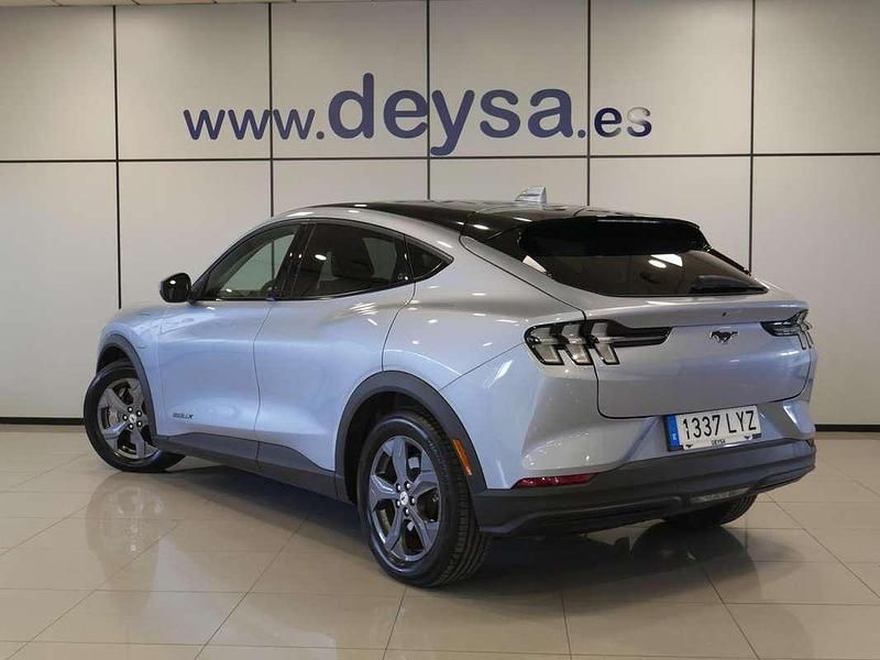 Begagnad Ford Mustang Mach-E 216 kW (294 HK) 2022 Silver SUV