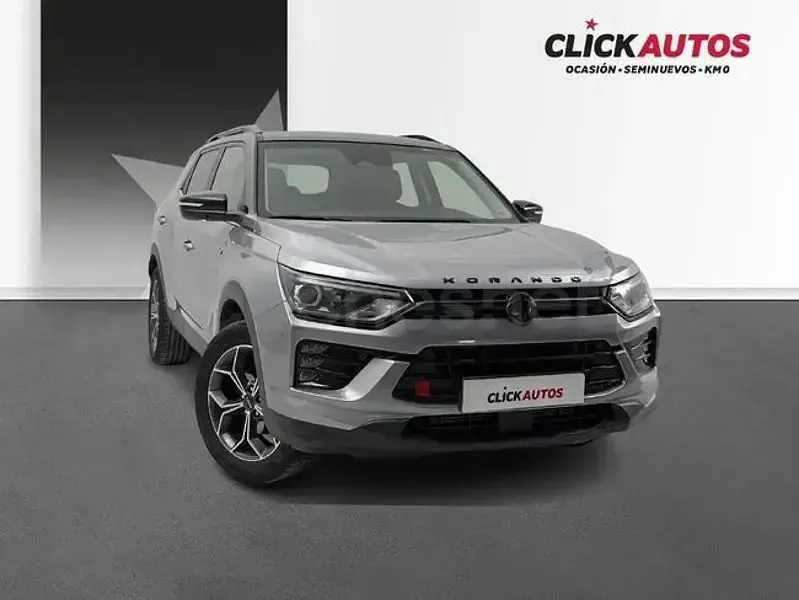 Usado SsangYong Korando 149 CV (109 kW) 2025 Gris / plata SUV