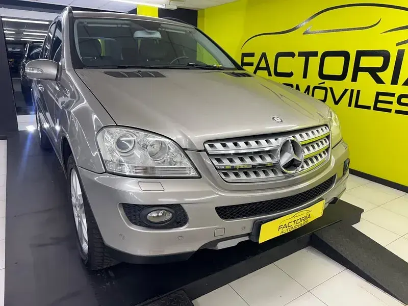 Usado Mercedes ML320 224 CV (164 kW) 2008 Beige SUV