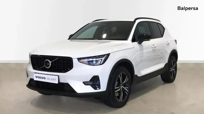 Blanco Nuevo 2025 Volvo XC40 Plus SUV | 43.990 € (Un poco caro) - Imagen 1/4