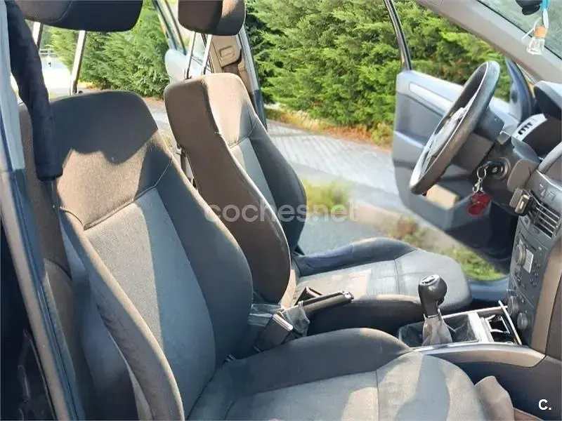 Usado Opel Astra Enjoy 105 CV (77 kW) 2005 Negro Berlina