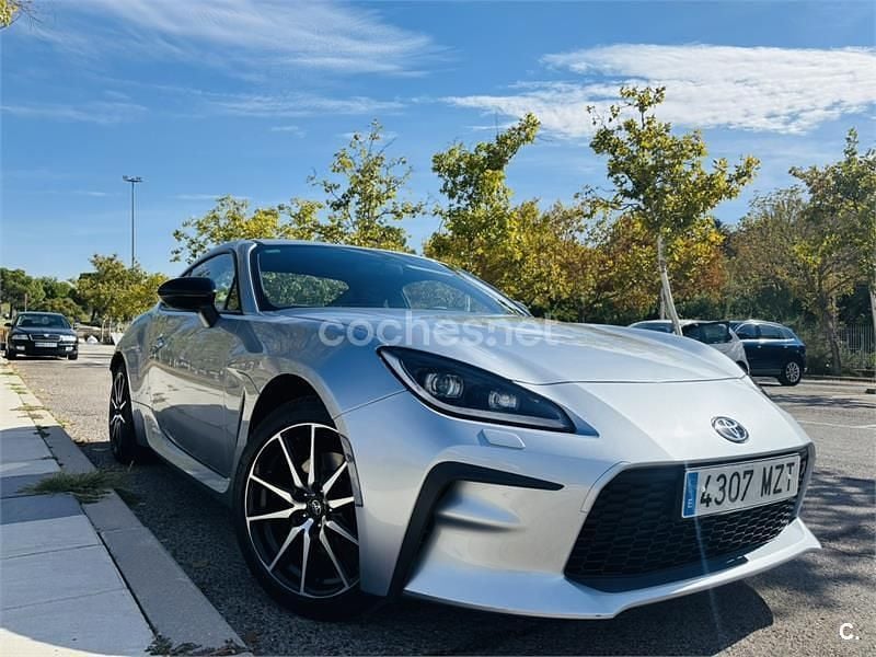 Gris / plata Usado 2024 Toyota GR86 Coupe | 41.900 € (Precio justo) - Imagen 1/4