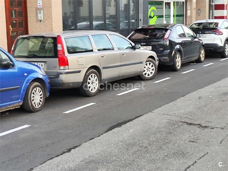 Usado Volvo V70 140 CV (102 kW) 2002 Beige Familiar