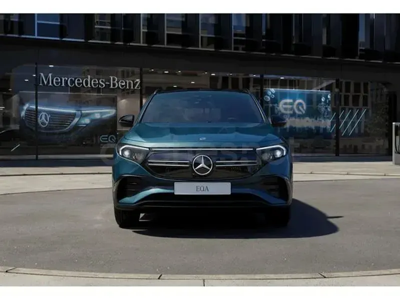 Usado Mercedes EQA250 AMG line 139 kW (190 CV) 2021 Denim blue  metallic paint SUV