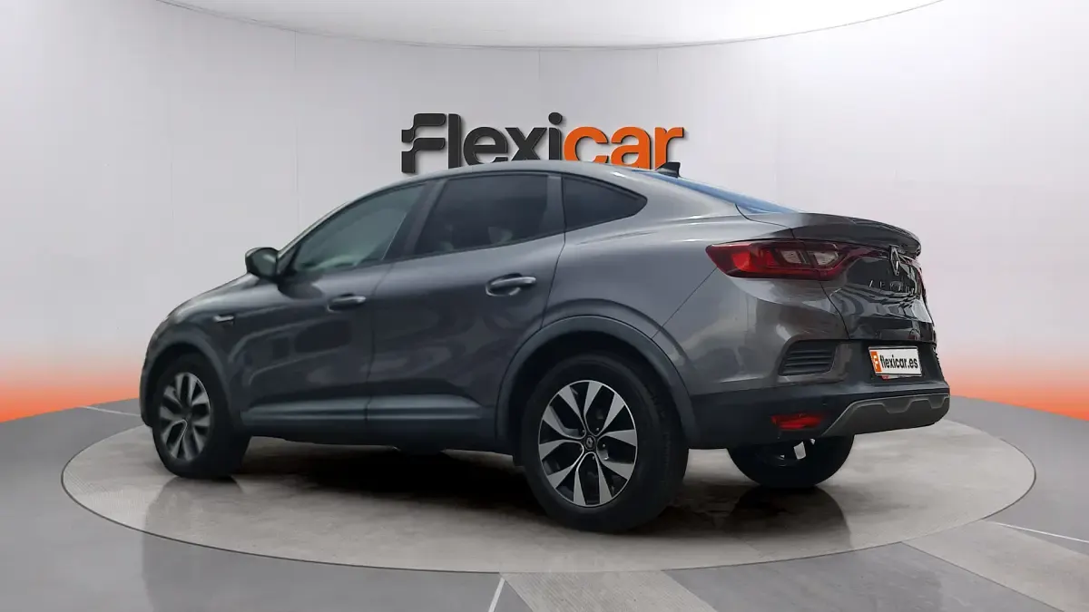 Usado Renault Arkana Evolution 140 CV (102 kW) 2023 Gris SUV