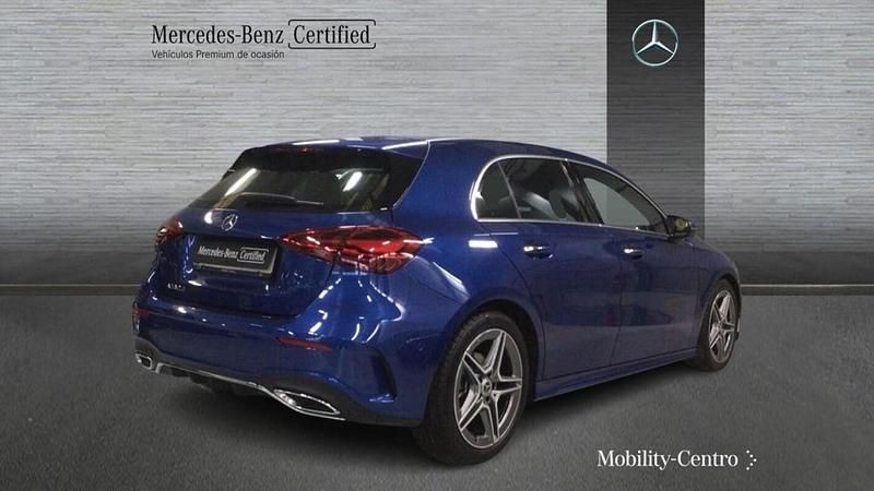 Usado Mercedes A180 116 CV (85 kW) 2024 Azul espectra Utilitario
