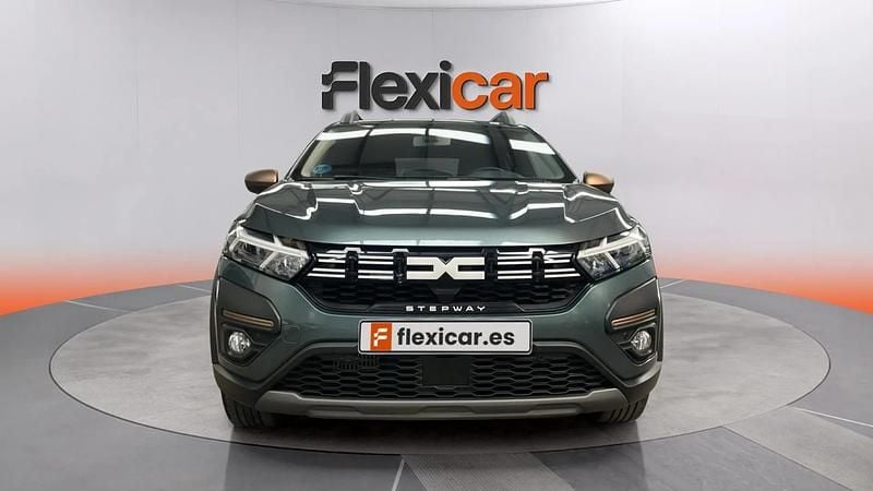 Usado Dacia Sandero Expression 101 HP (74 kW) 2023 Verde Sedan