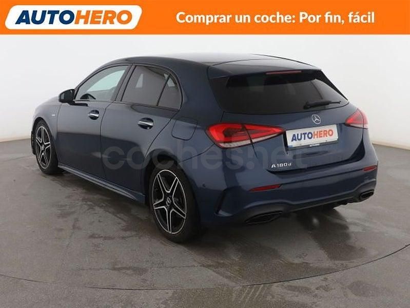 Usado Mercedes A180 AMG line 116 CV (85 kW) 2021 Negro Berlina