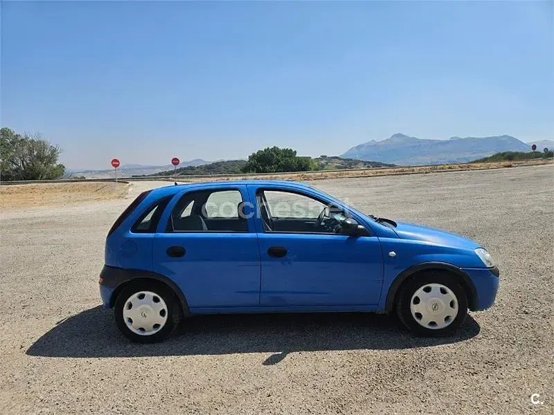 Usado Opel Corsa Club 75 CV (55 kW) 2003 Azul Utilitario