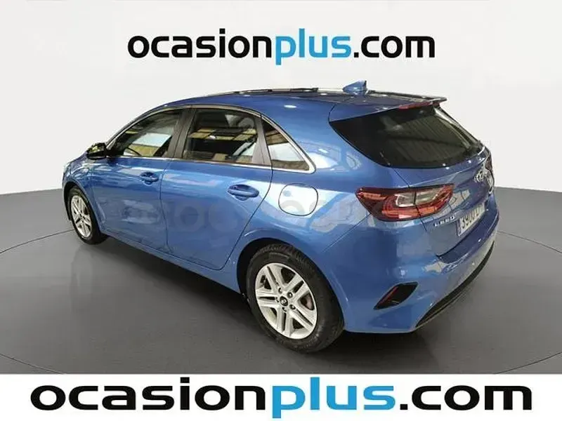 Usado Kia Ceed 120 CV (88 kW) 2021 Azul Utilitario