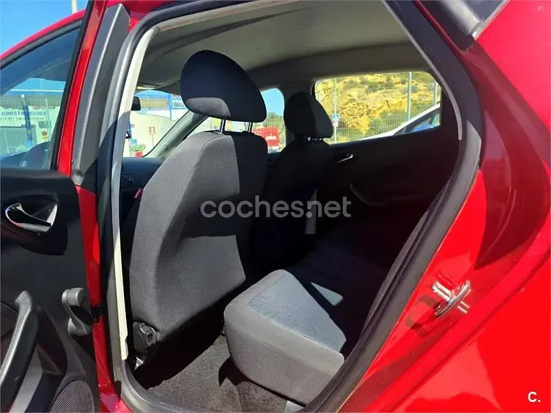 Käytetty Seat Ibiza I-Tech 85 HP (62 kW) 2015 Punainen Sedan