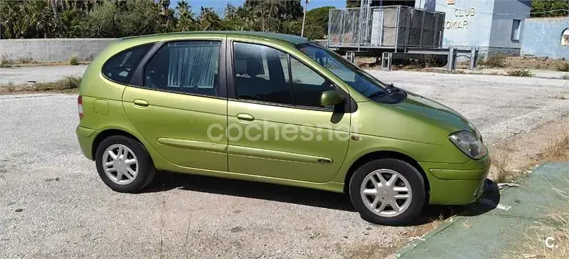 Usado Renault Scénic II Expression 105 CV (77 kW) 2003 Verde Monovolumen