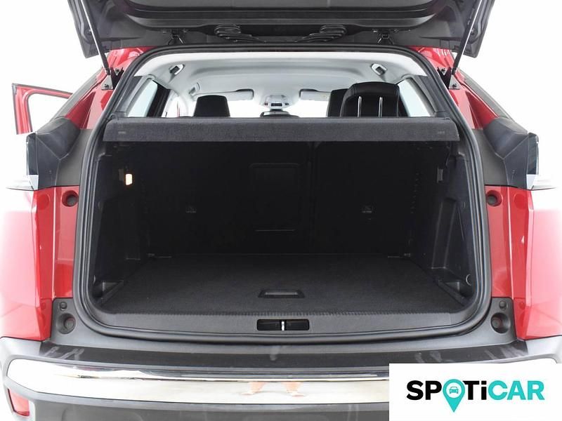 Usado Peugeot 3008 Allure 130 CV (95 kW) 2022 Rojo SUV