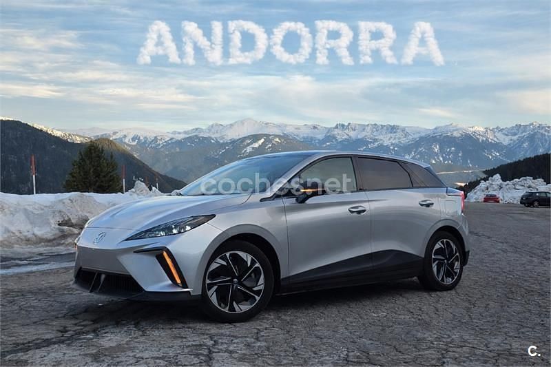 Usado MG MG4 EV Luxury 2023 Eléctrico Utilitario