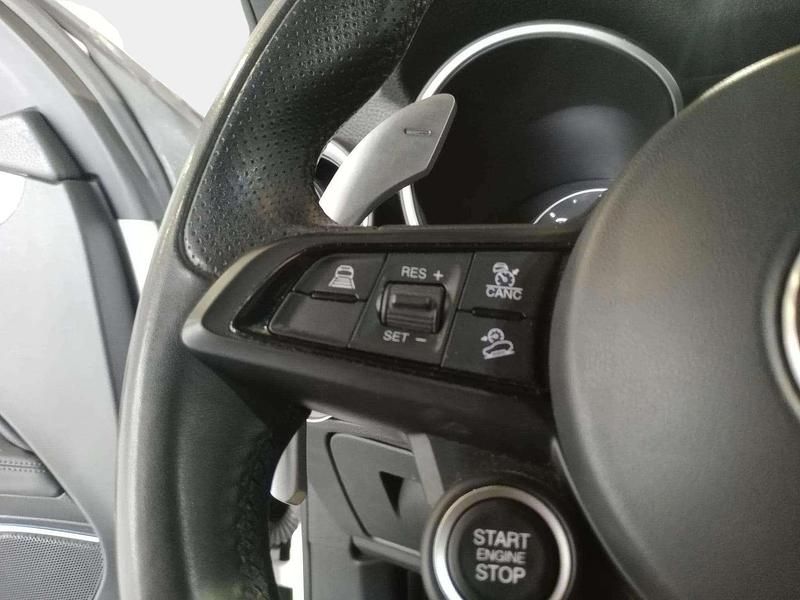 Usado Alfa Romeo Stelvio Sprint 190 CV (139 kW) 2022 Blanco SUV