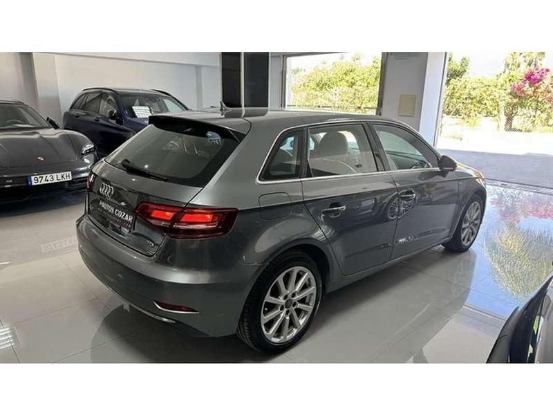 Usado Audi A3 Sportback Design 110 CV (80 kW) 2017 Gris Utilitario