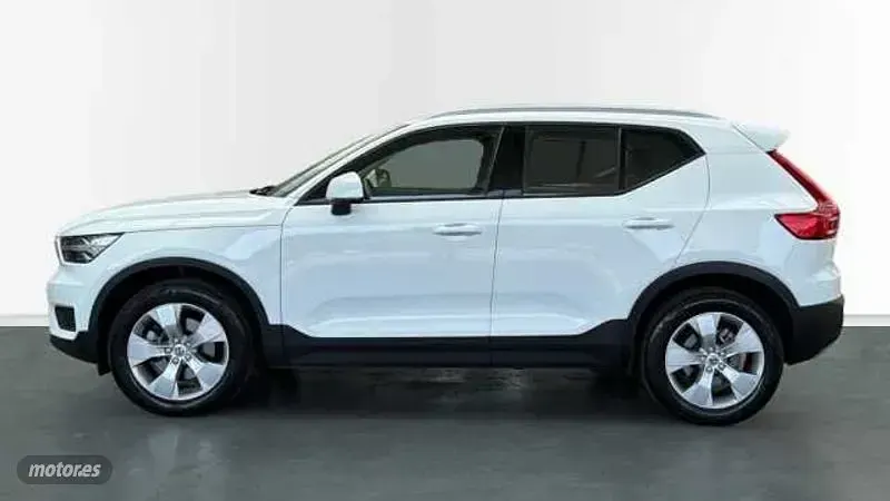 Usado Volvo XC40 Momentum 2022 Blanco SUV